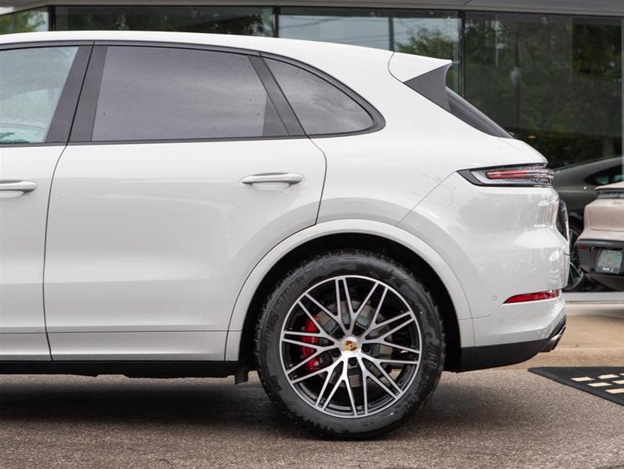 2024 Porsche Cayenne S AWD Photo