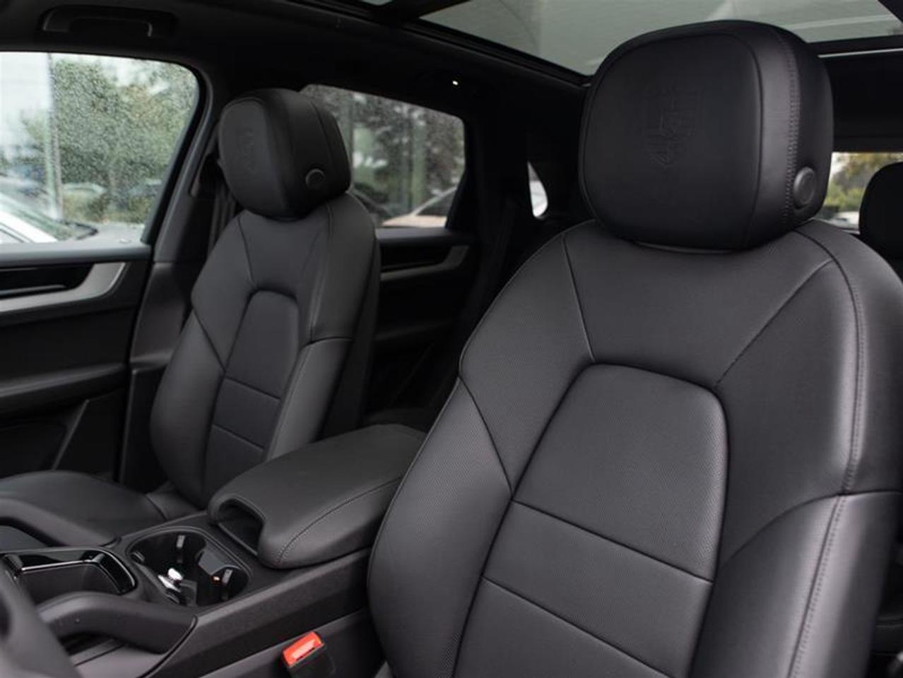 2024 Porsche Cayenne S AWD Photo