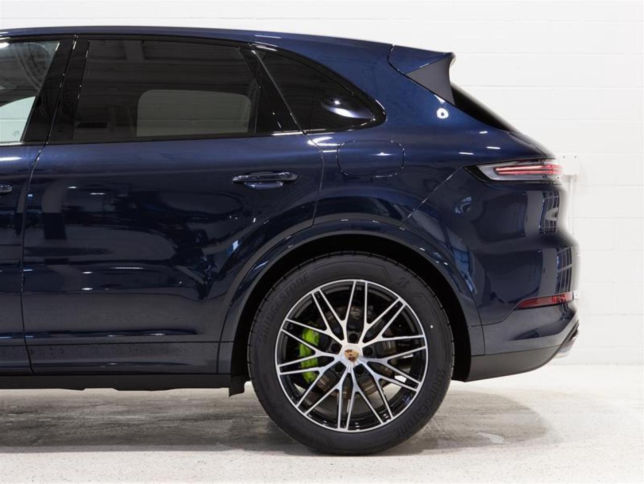 2025 Porsche Cayenne e-Hybrid AWD Photo