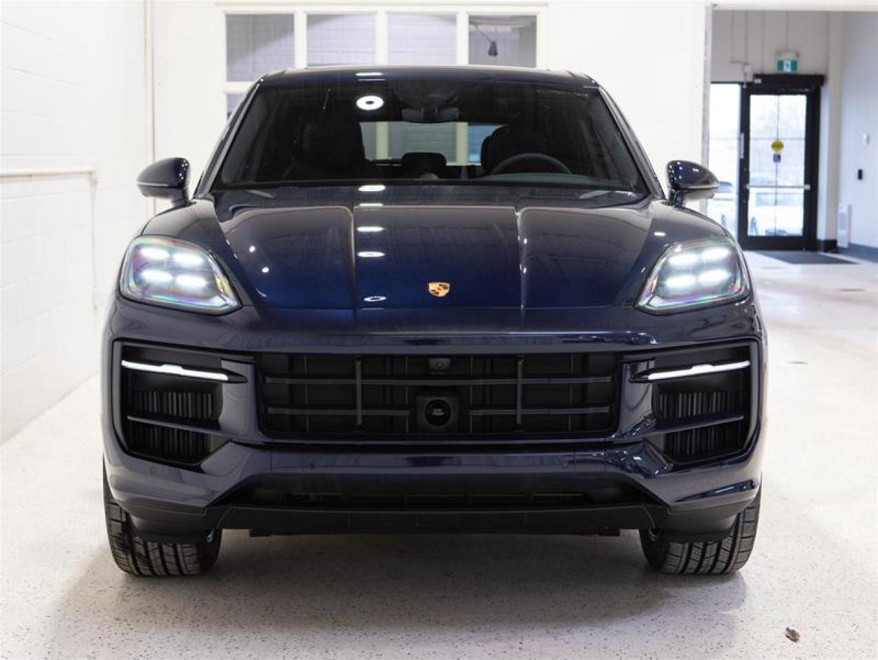 2025 Porsche Cayenne e-Hybrid AWD Photo