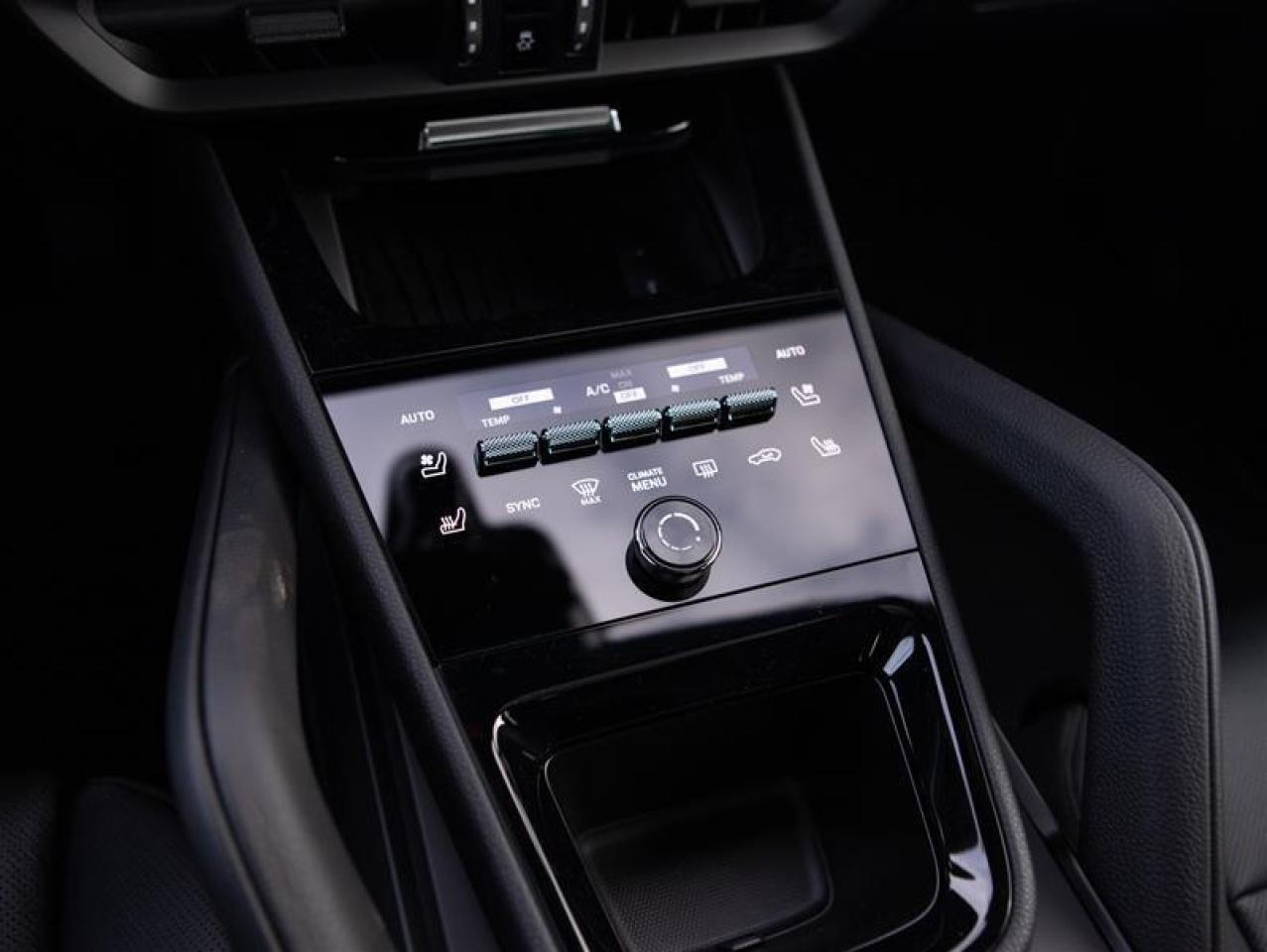 2025 Porsche Cayenne e-Hybrid AWD Photo