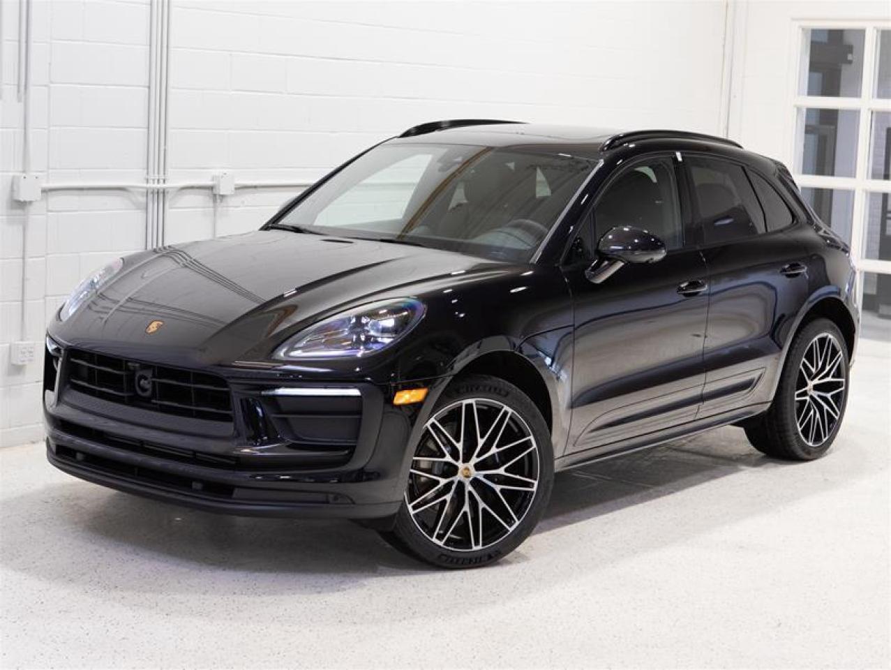 2025 Porsche Macan AWD Photo