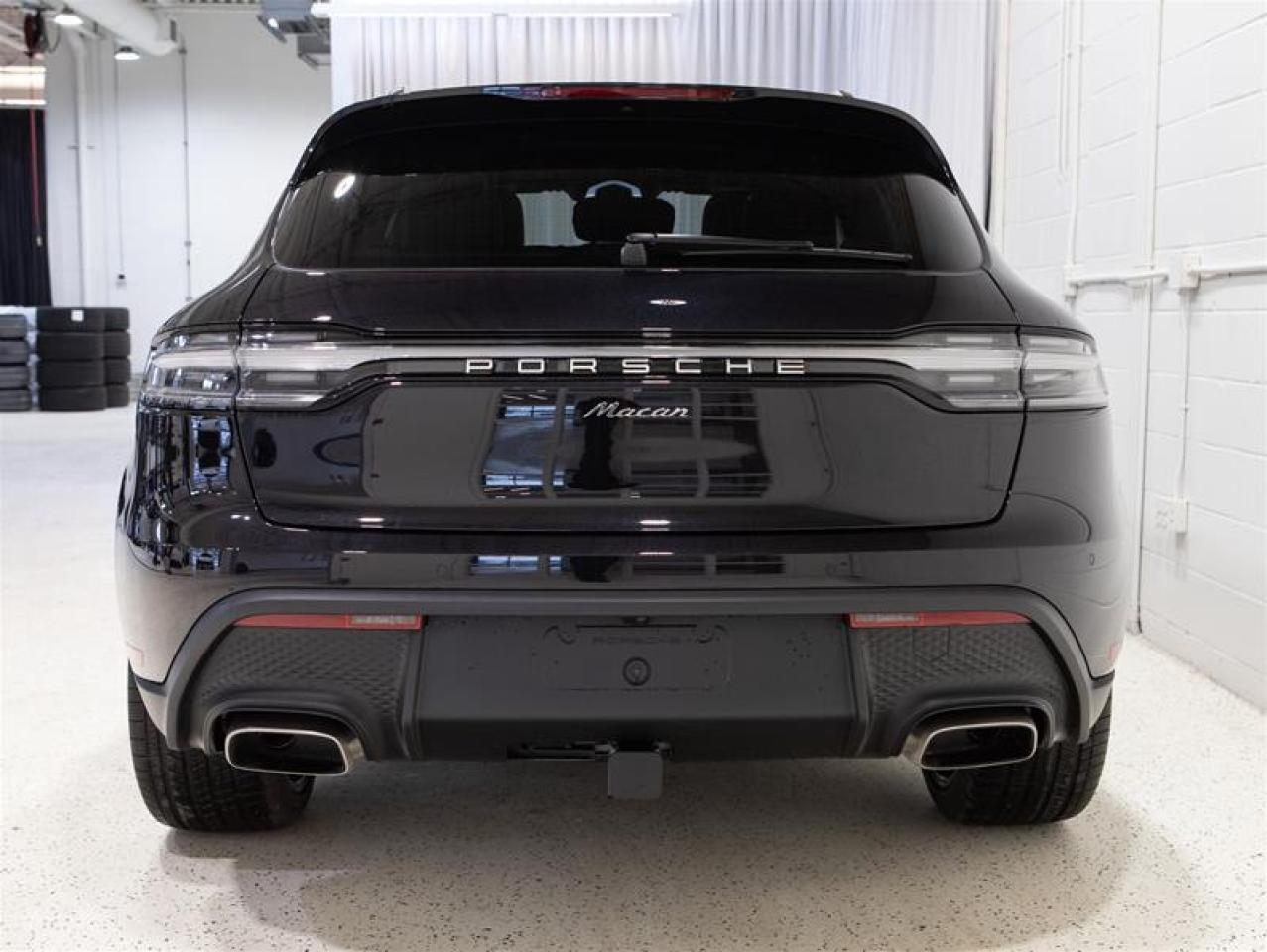 2025 Porsche Macan AWD Photo