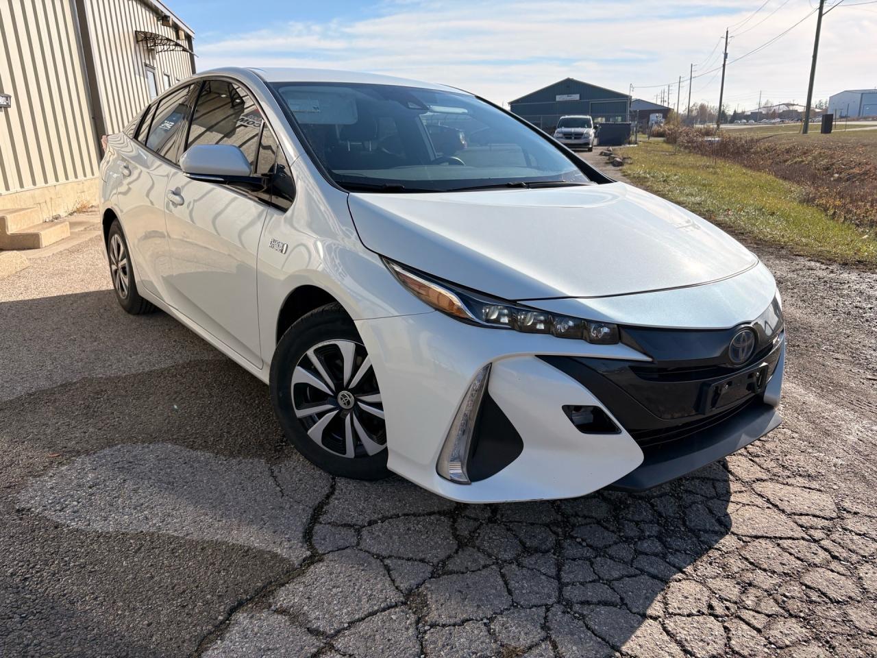 2020 Toyota Prius Prime LE, Plug in Hybrid, Apple Carplay! Photo