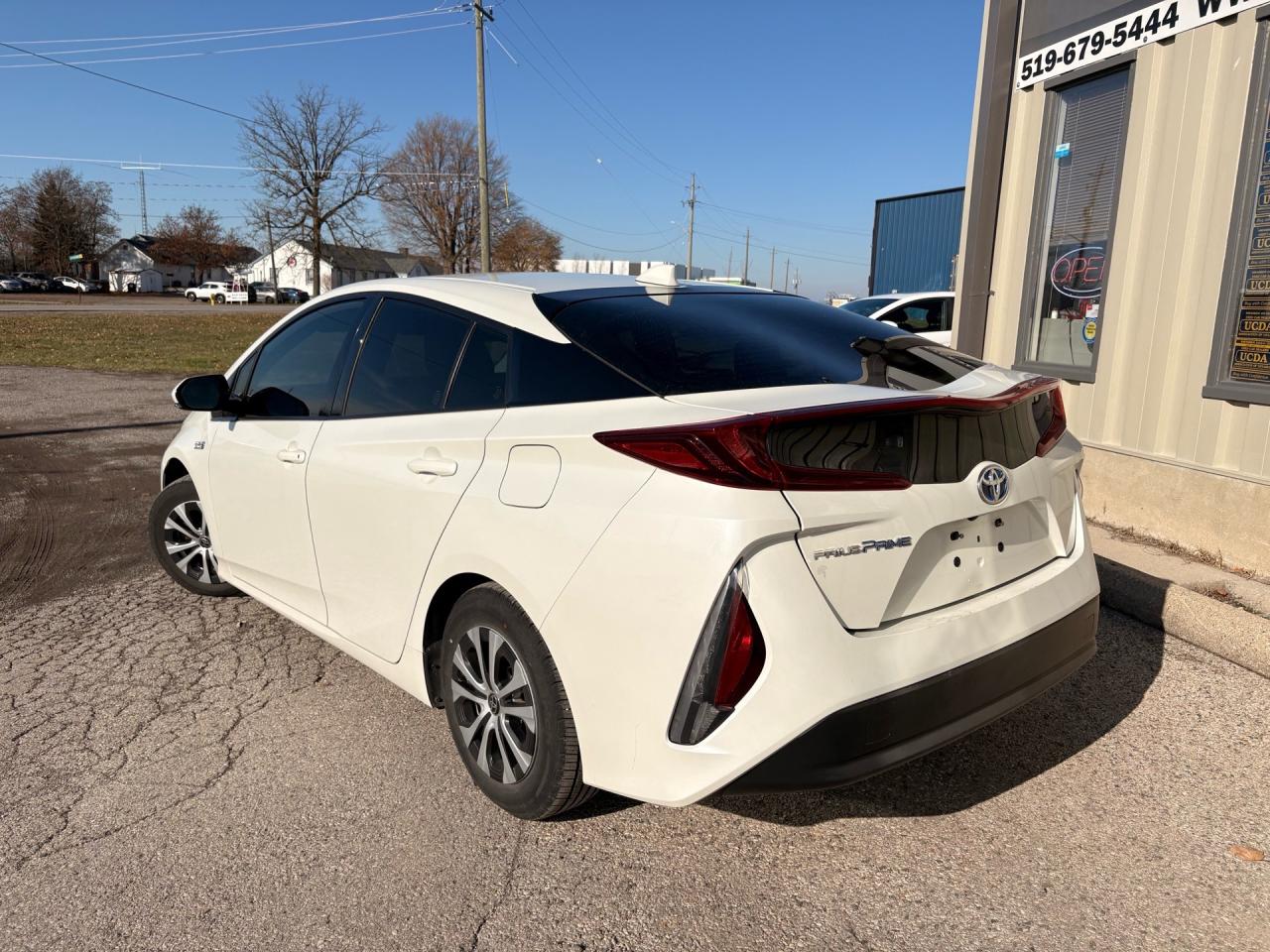 2020 Toyota Prius Prime LE, Plug in Hybrid, Apple Carplay! Photo