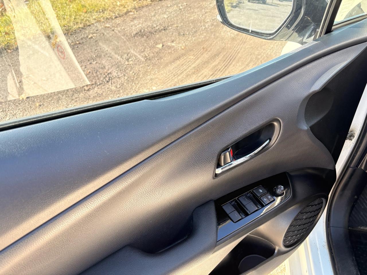 2020 Toyota Prius Prime LE, Plug in Hybrid, Apple Carplay! Photo