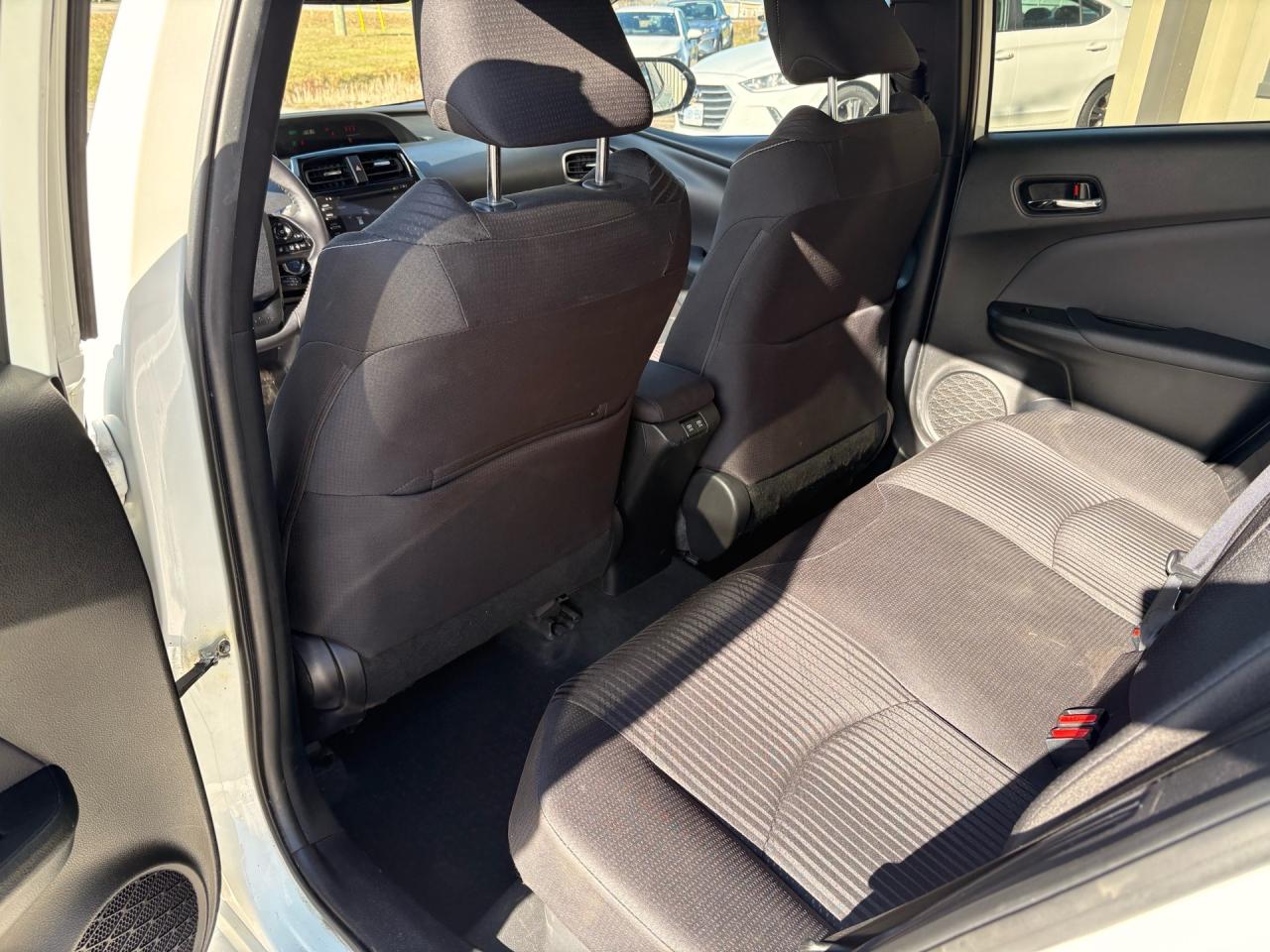 2020 Toyota Prius Prime LE, Plug in Hybrid, Apple Carplay! Photo