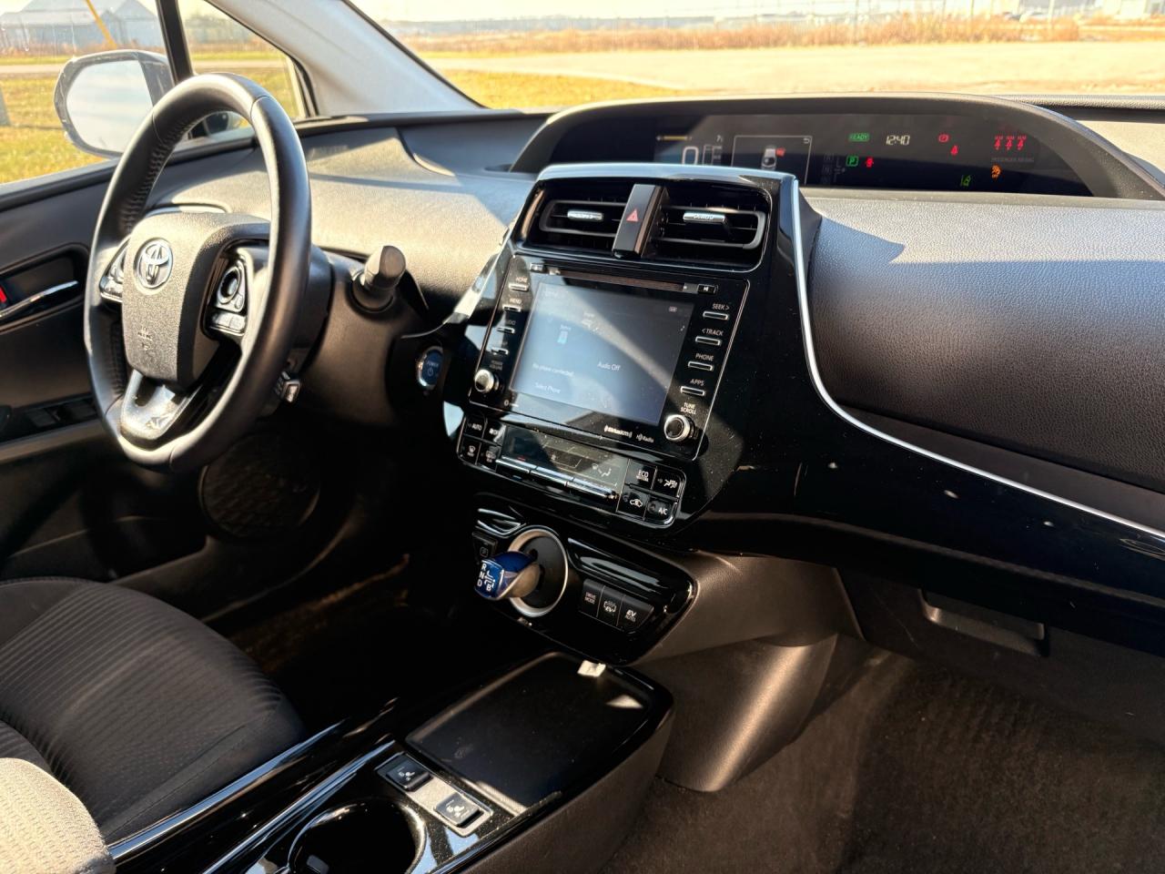 2020 Toyota Prius Prime LE, Plug in Hybrid, Apple Carplay! Photo