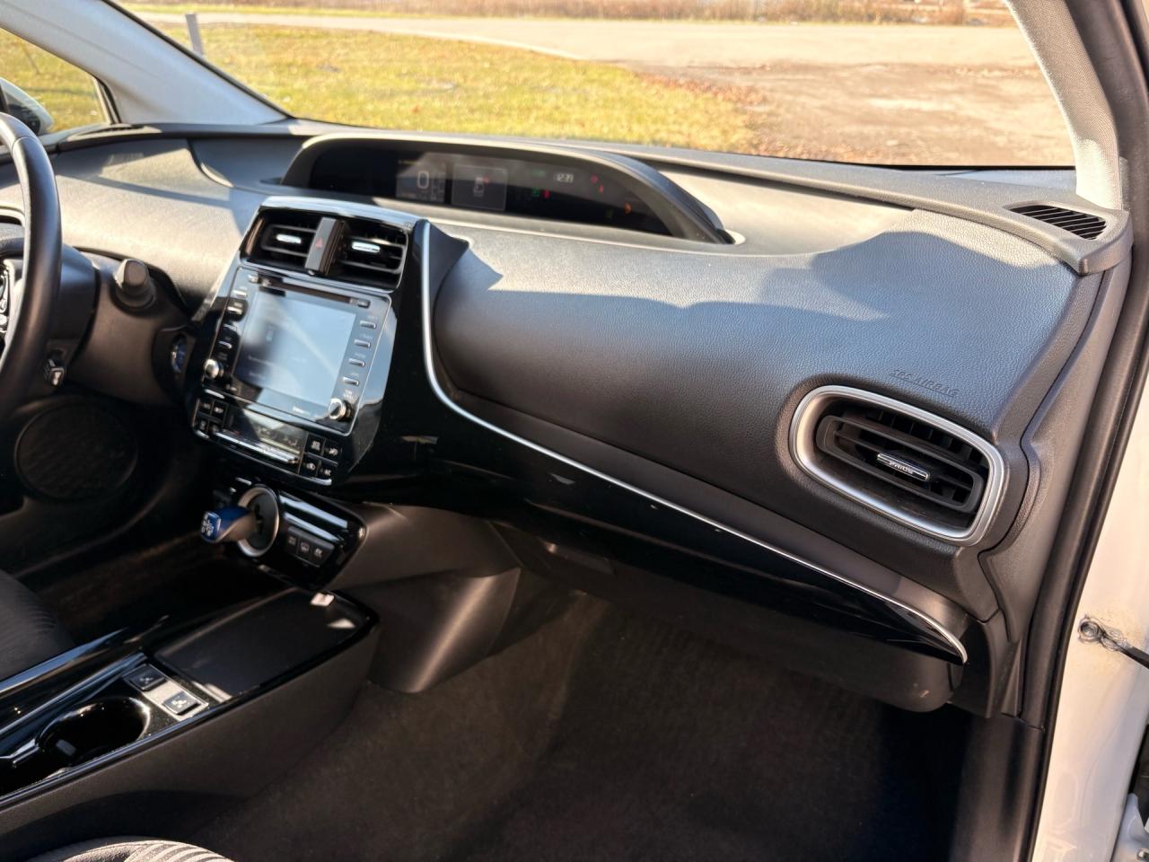 2020 Toyota Prius Prime LE, Plug in Hybrid, Apple Carplay! Photo