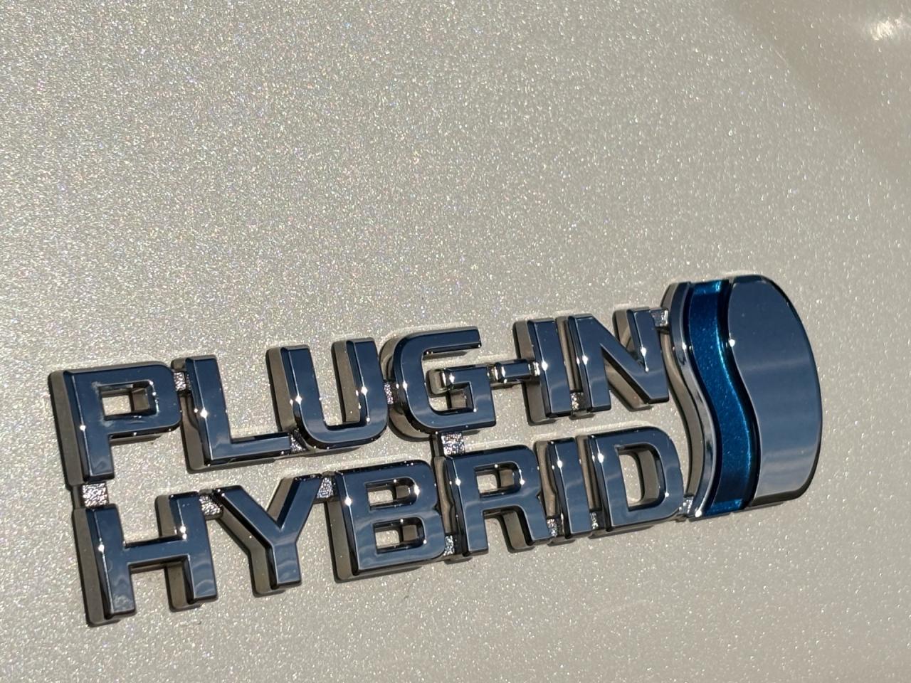 2020 Toyota Prius Prime LE, Plug in Hybrid, Apple Carplay! Photo