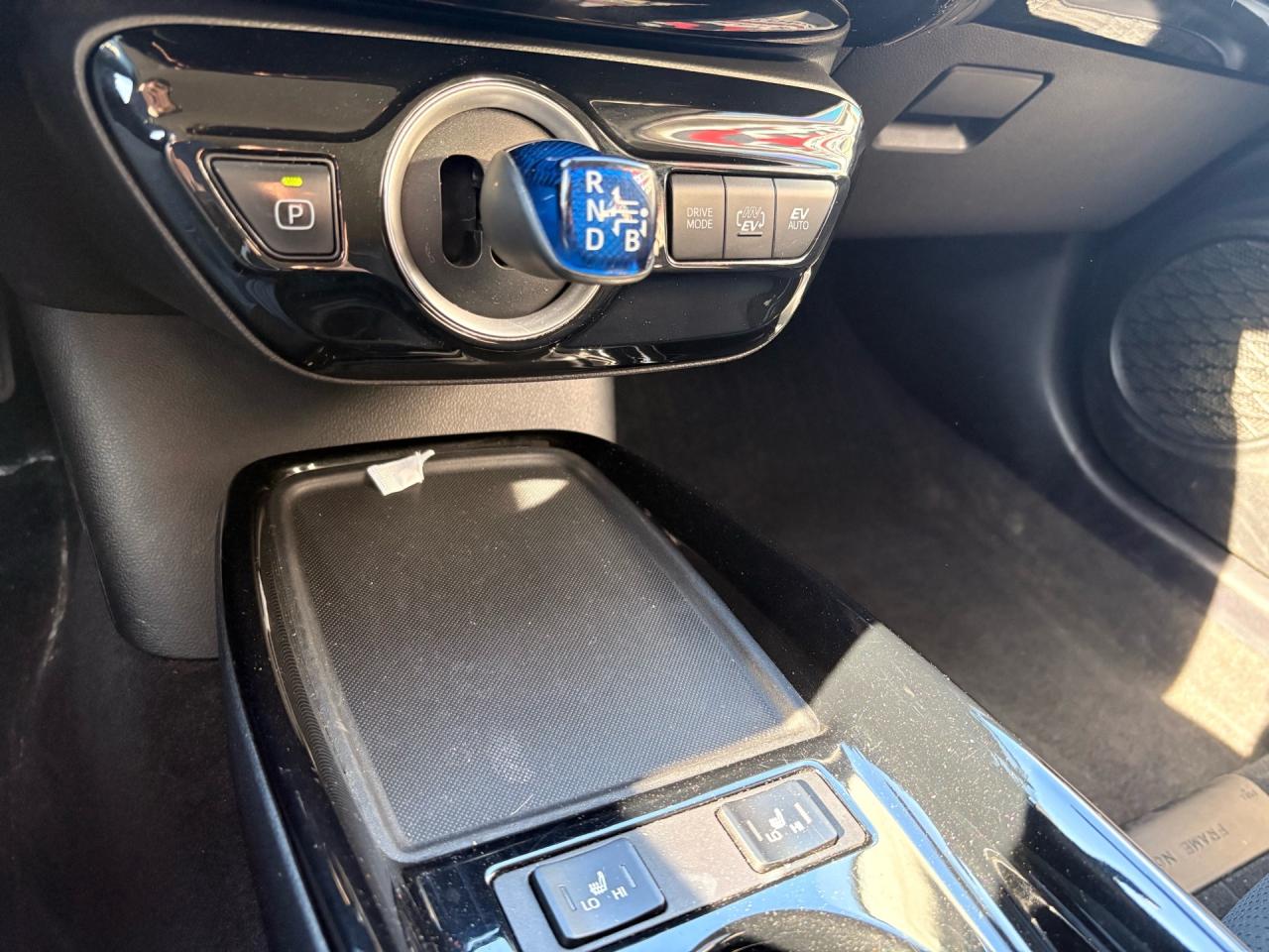 2020 Toyota Prius Prime LE, Plug in Hybrid, Apple Carplay! Photo