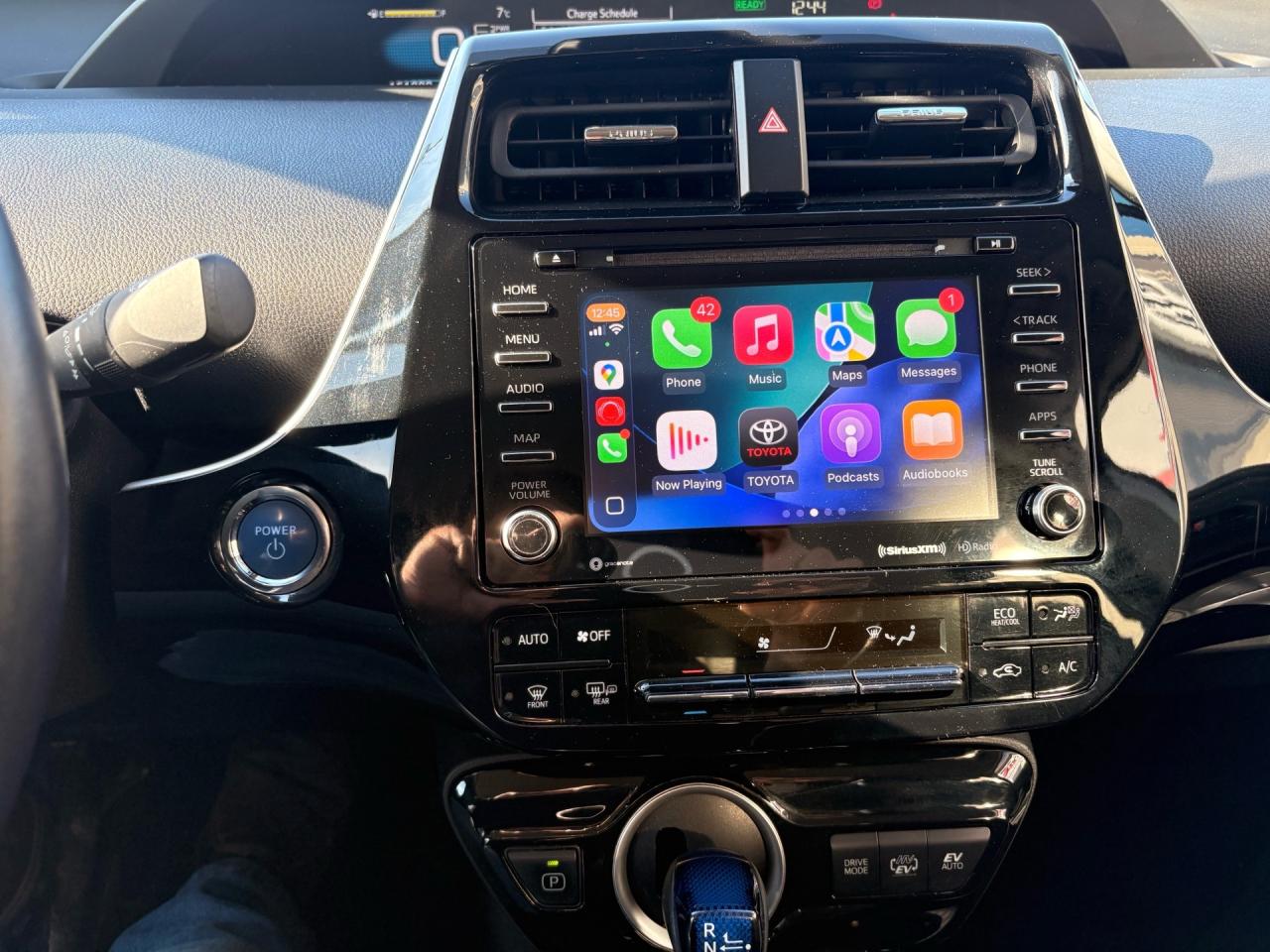 2020 Toyota Prius Prime LE, Plug in Hybrid, Apple Carplay! Photo