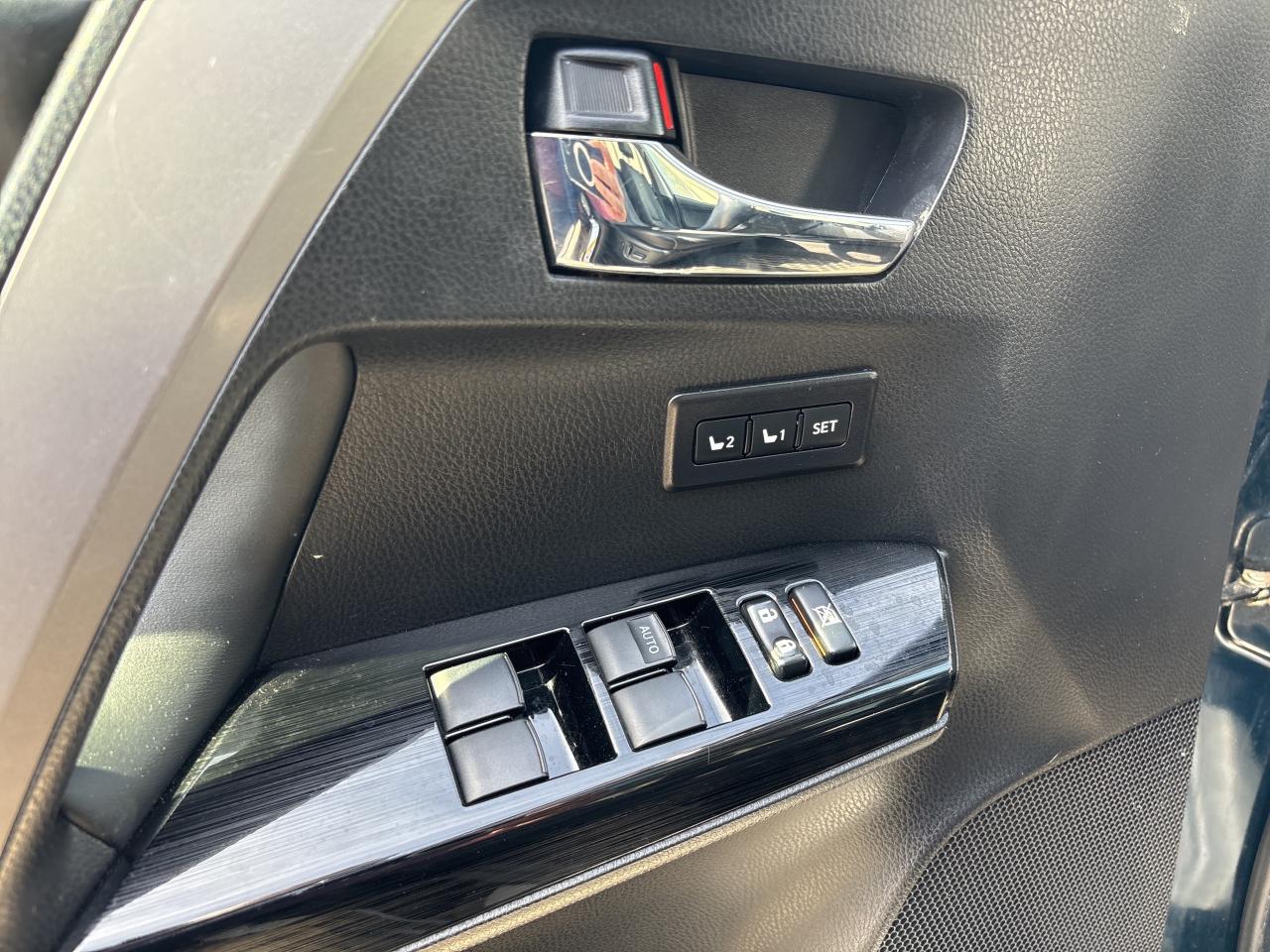 2018 Toyota RAV4 Hybrid Limited, Nav, adapt.  cruise, 360 camera Photo