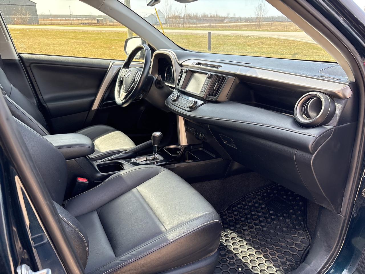 2018 Toyota RAV4 Hybrid Limited, Nav, adapt.  cruise, 360 camera Photo