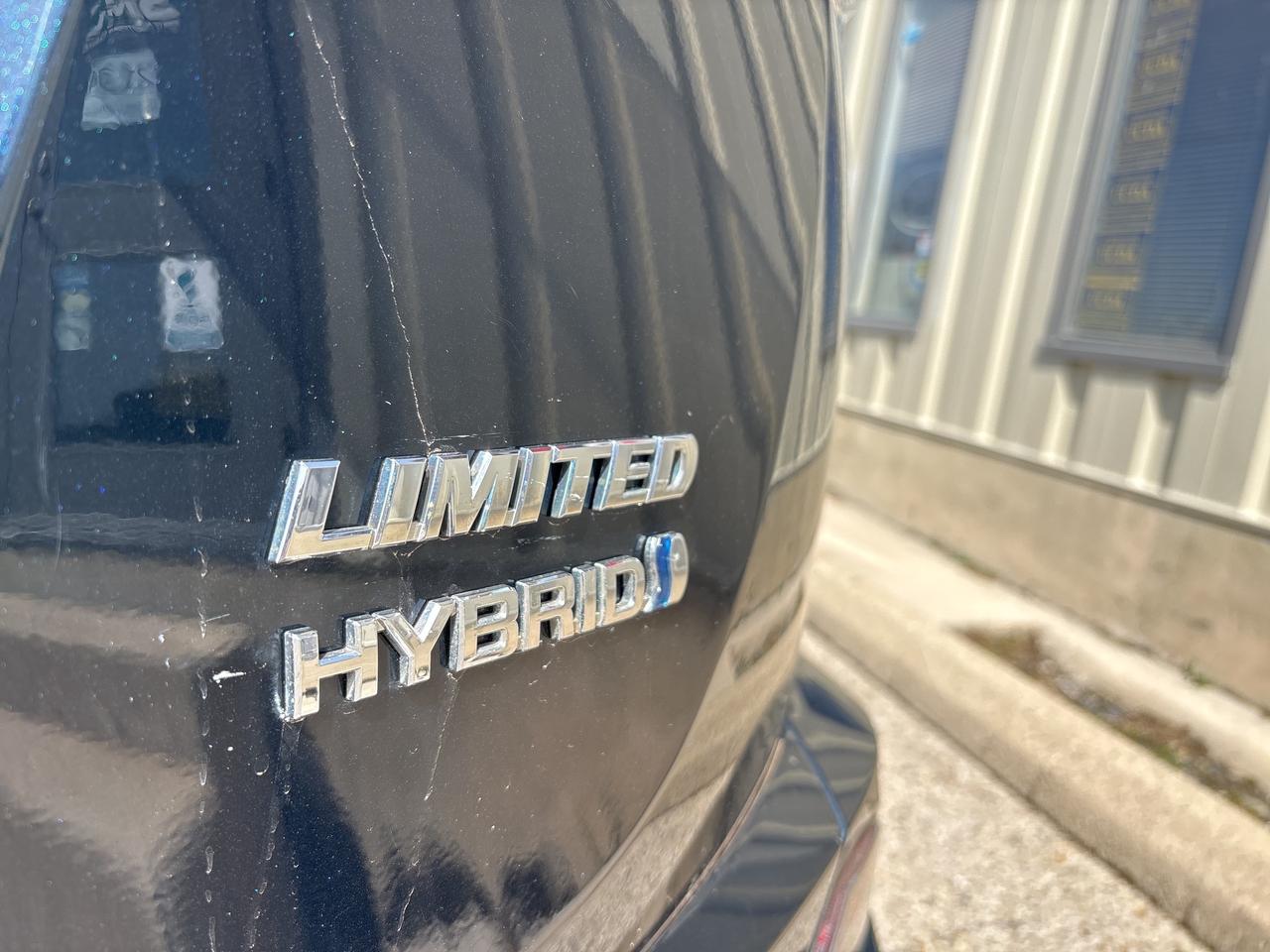 2018 Toyota RAV4 Hybrid Limited, Nav, adapt.  cruise, 360 camera Photo