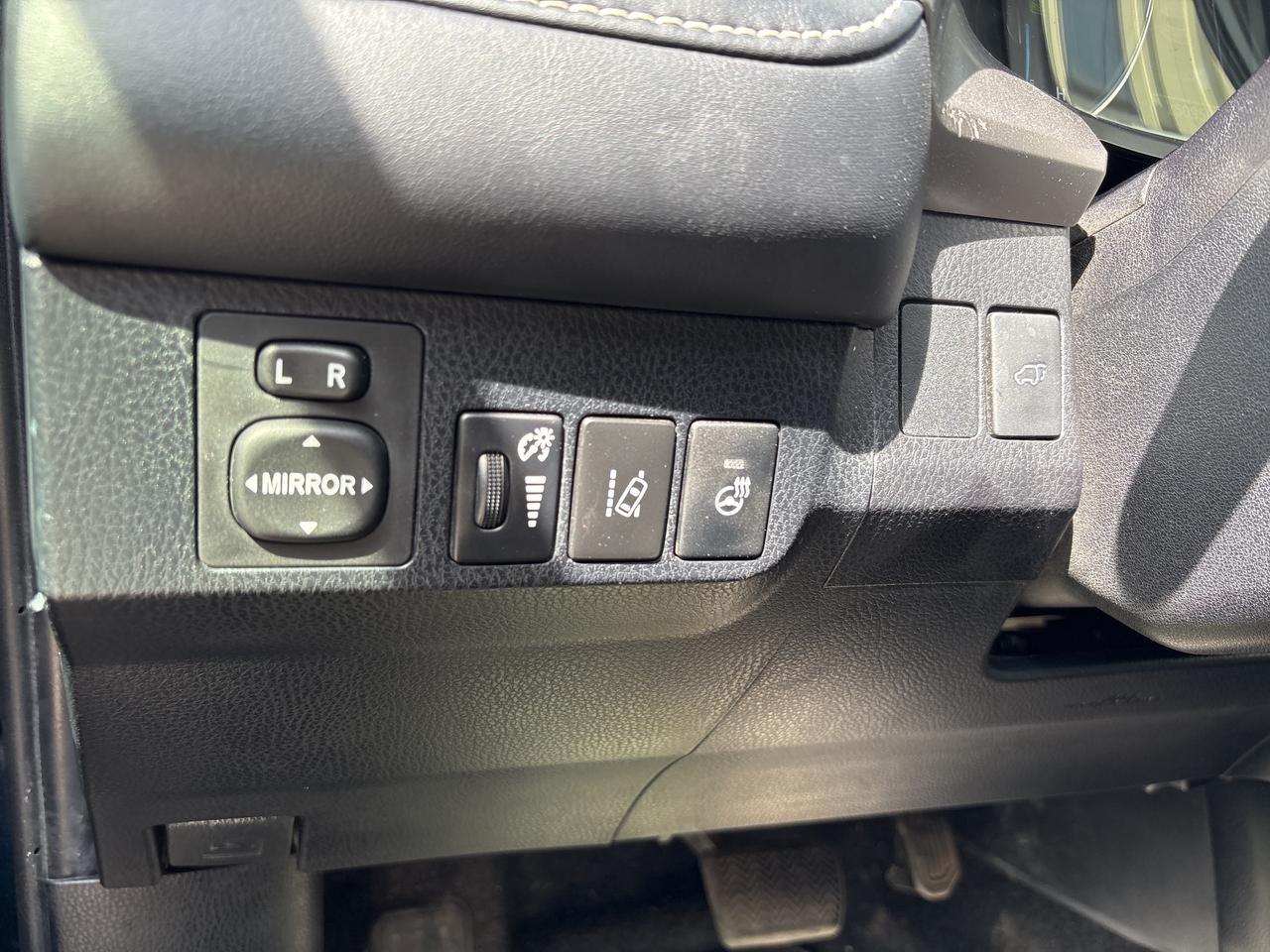 2018 Toyota RAV4 Hybrid Limited, Nav, adapt.  cruise, 360 camera Photo