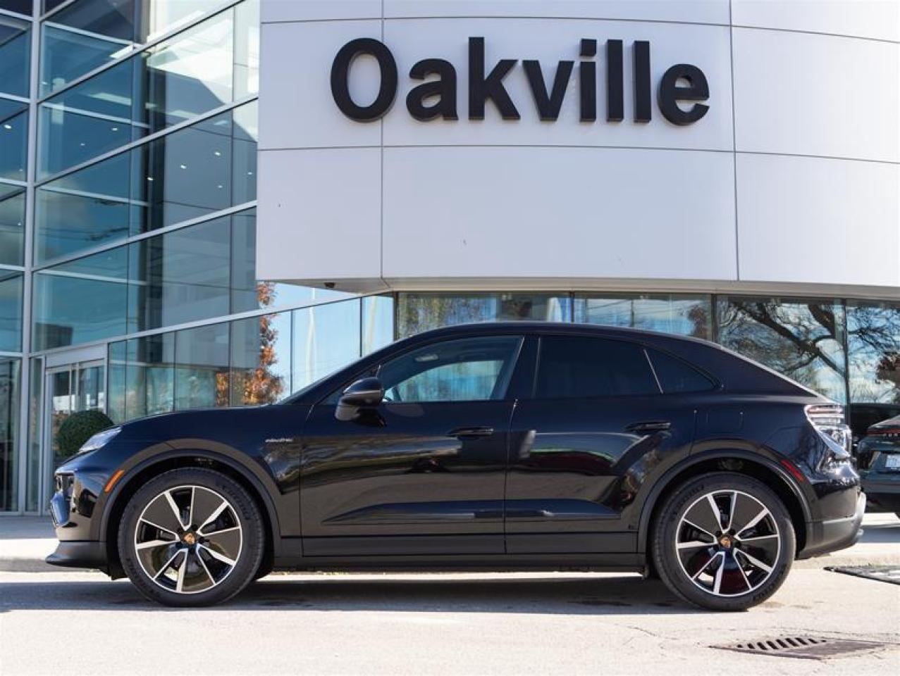 2024 Porsche Macan Electric 4 AWD Photo