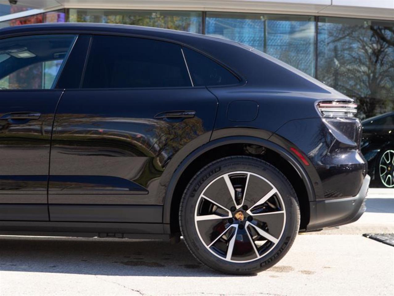 2024 Porsche Macan Electric 4 AWD Photo