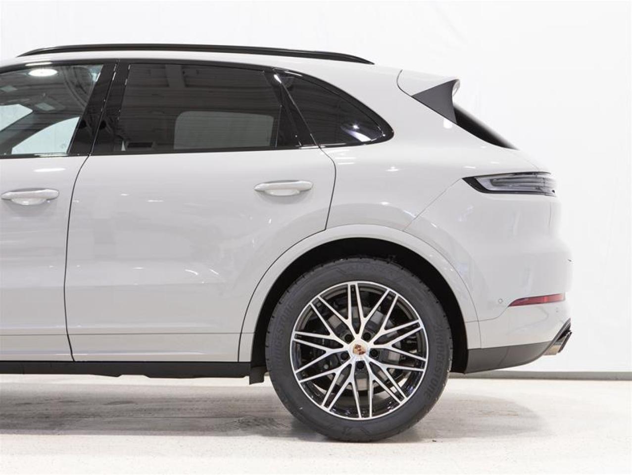 2025 Porsche Cayenne AWD Photo