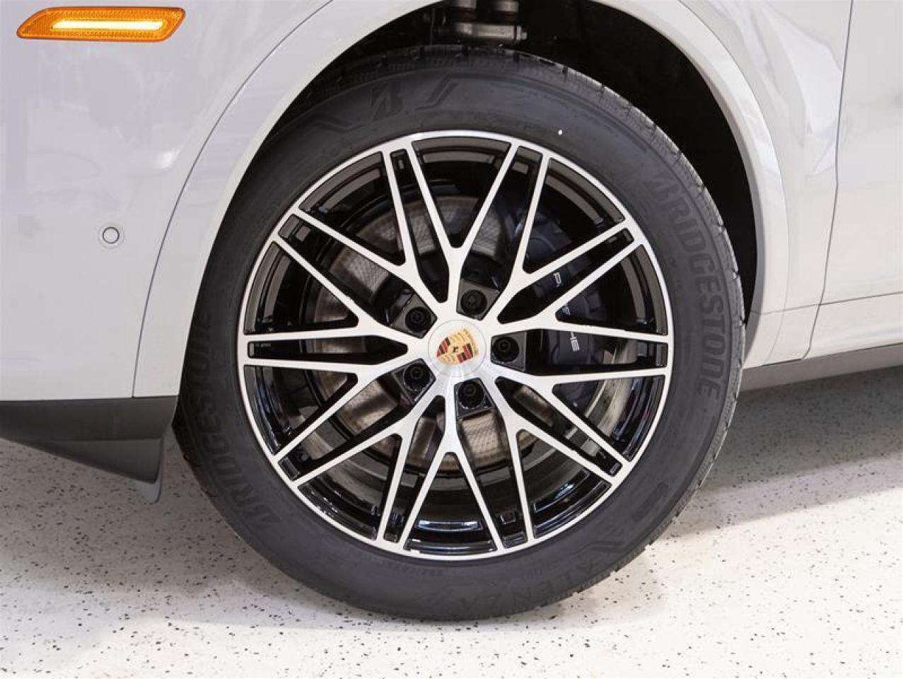 2025 Porsche Cayenne AWD Photo