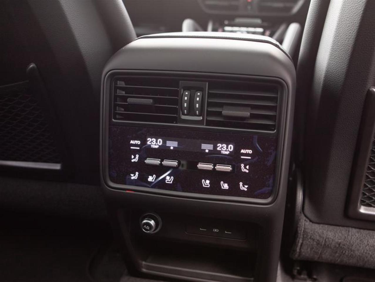 2025 Porsche Cayenne AWD Photo