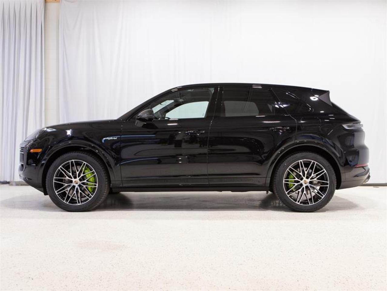 2026 Porsche Cayenne e-Hybrid AWD Photo