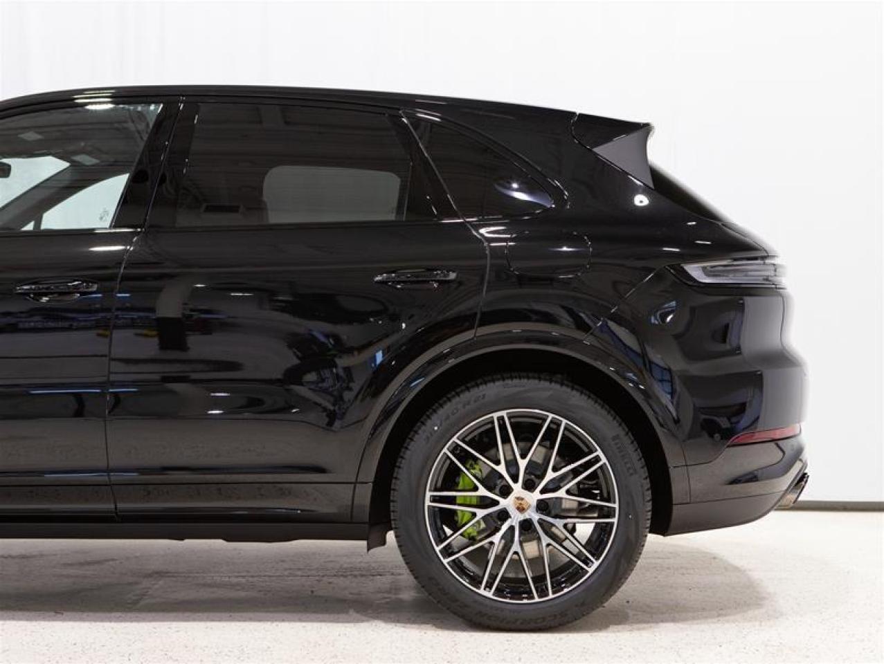 2026 Porsche Cayenne e-Hybrid AWD Photo