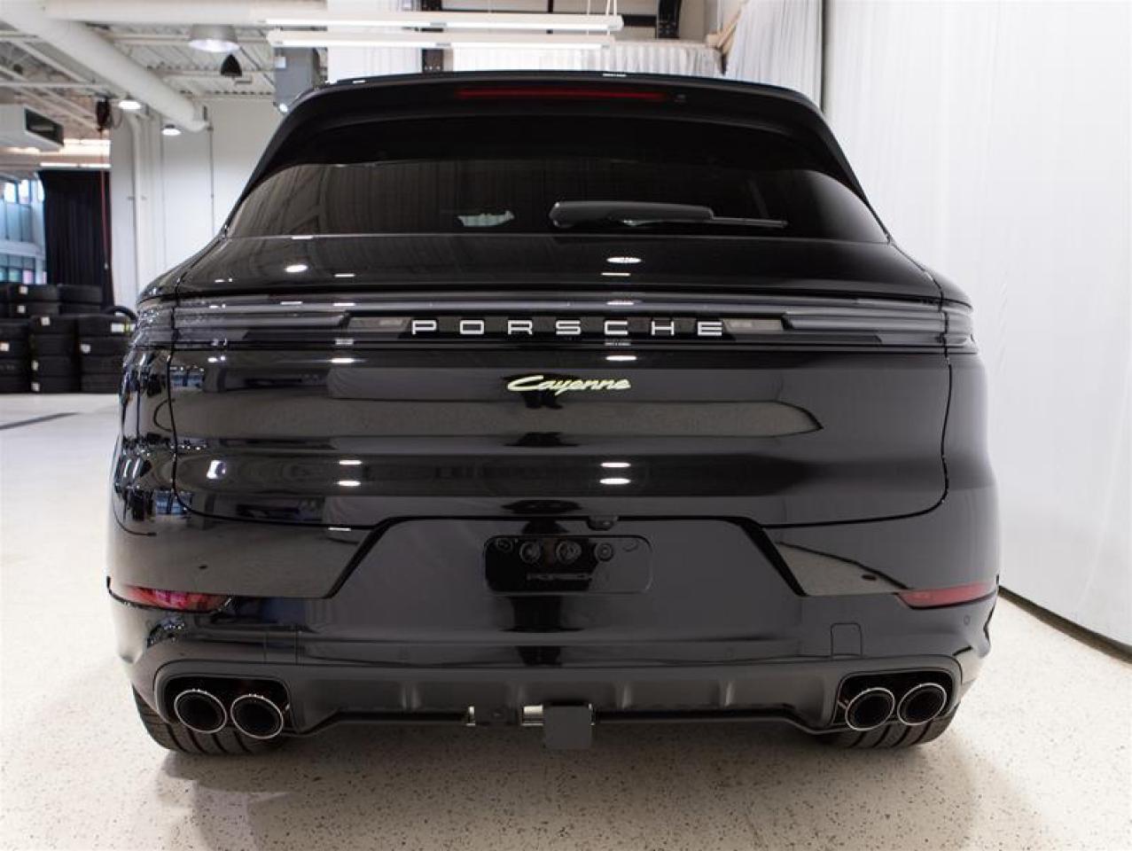 2026 Porsche Cayenne e-Hybrid AWD Photo