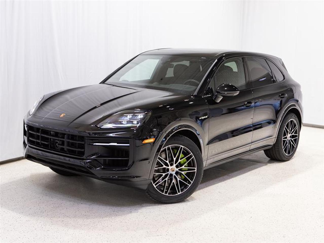 2026 Porsche Cayenne e-Hybrid AWD Photo