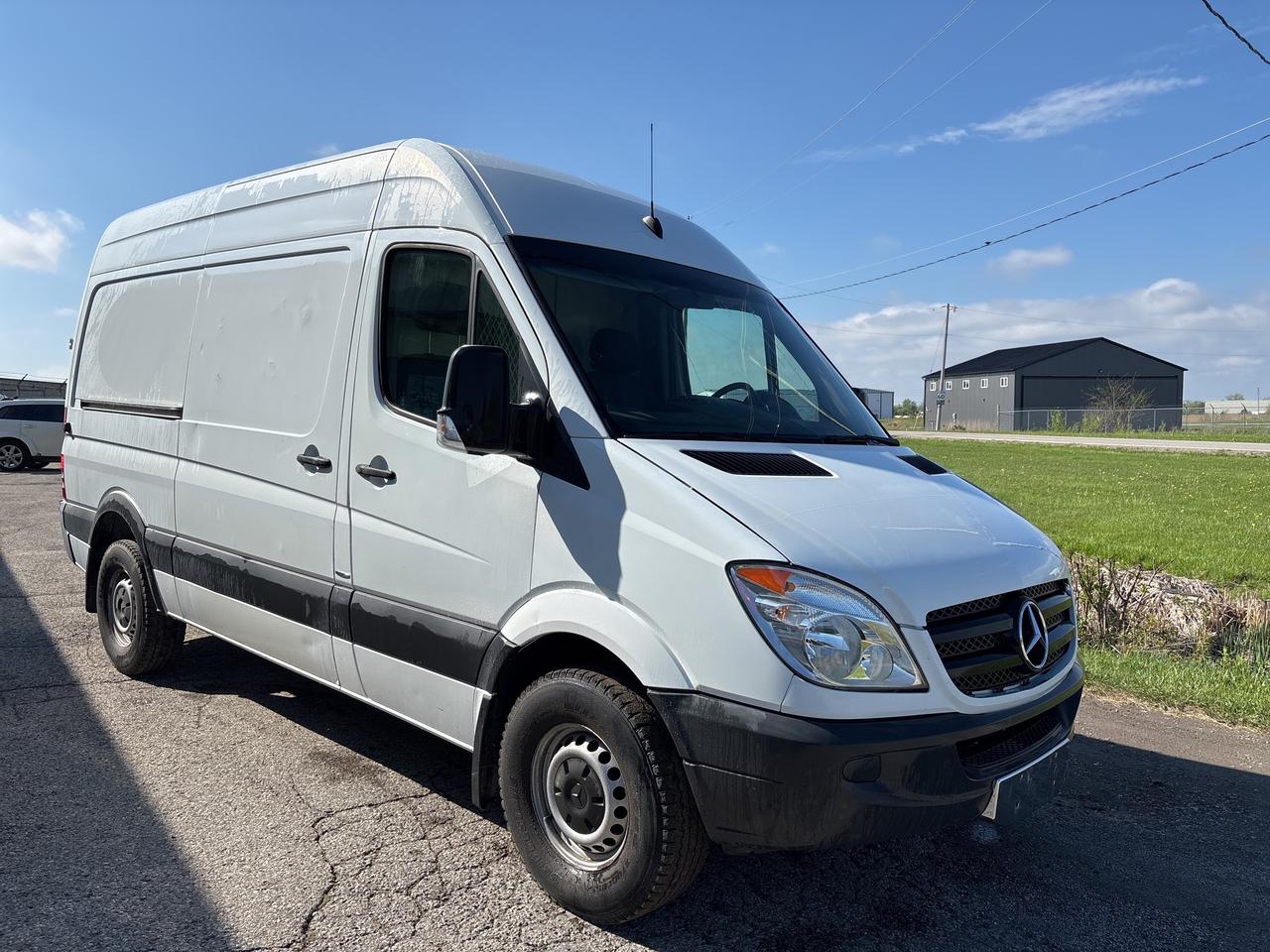 2011 Mercedes-Benz Sprinter 2500, High Roof, Low mileage Photo2