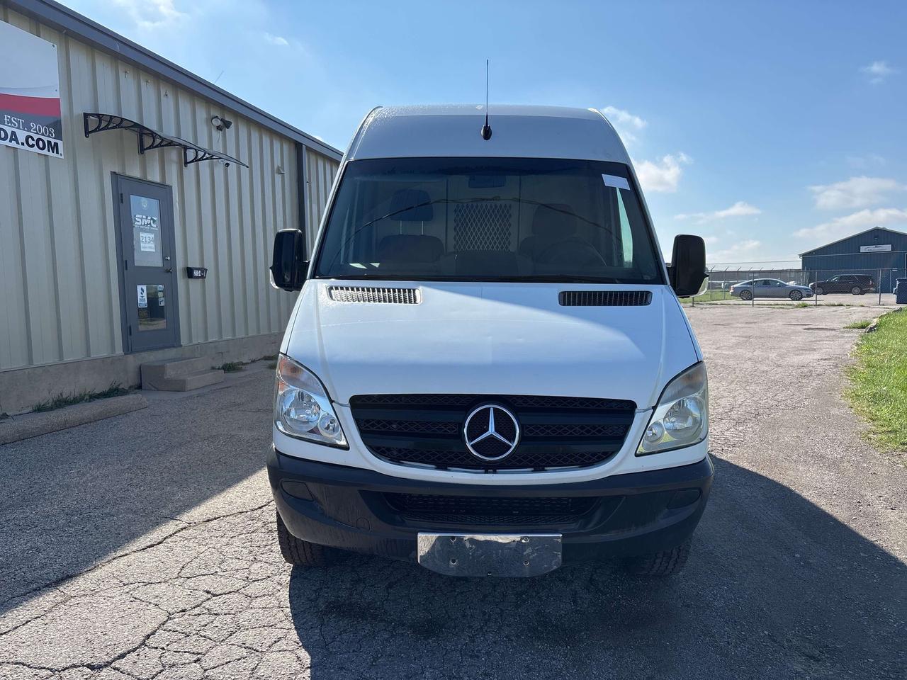 2011 Mercedes-Benz Sprinter 2500, High Roof, Low mileage Photo5