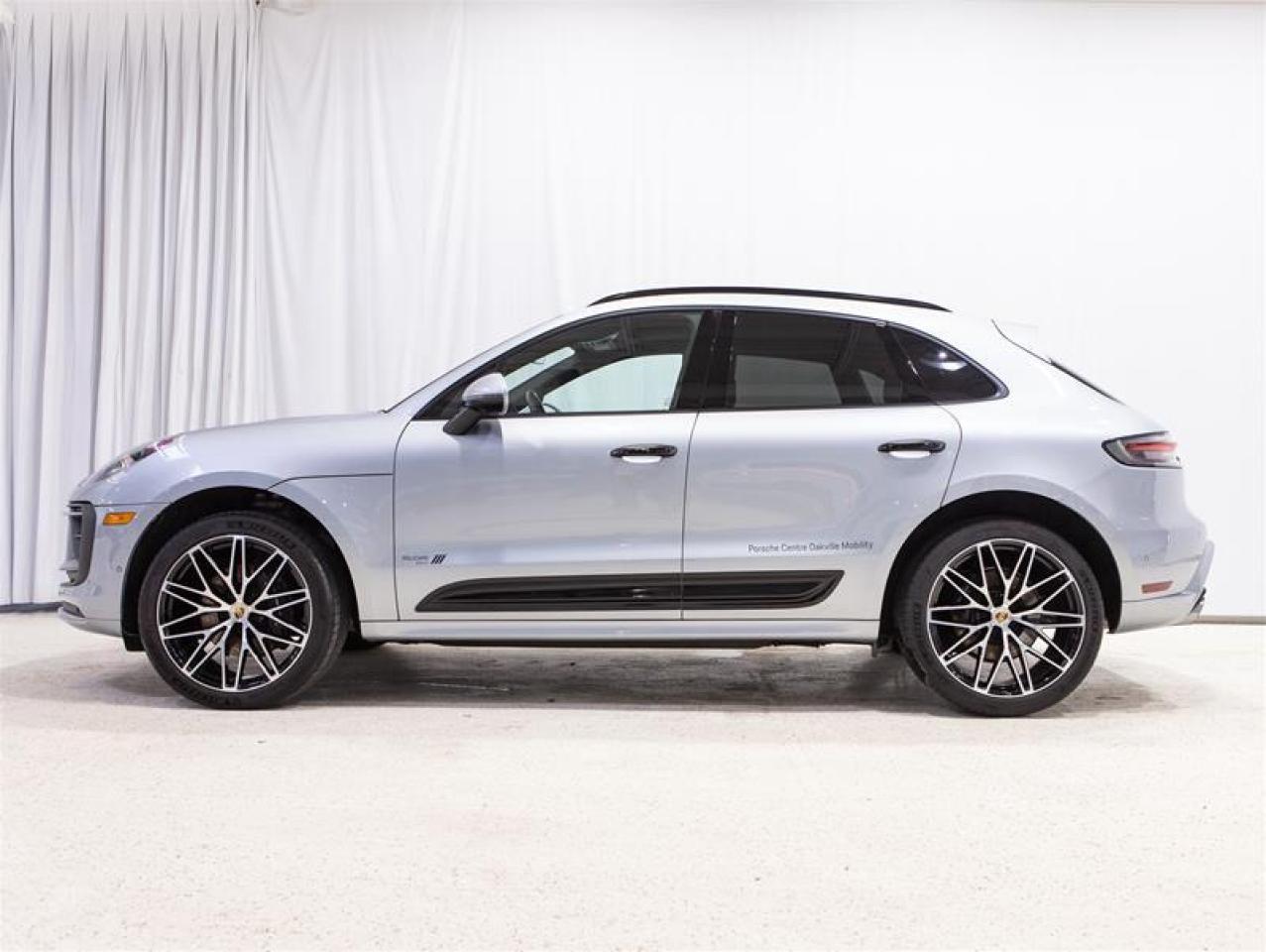 2024 Porsche Macan AWD Photo4