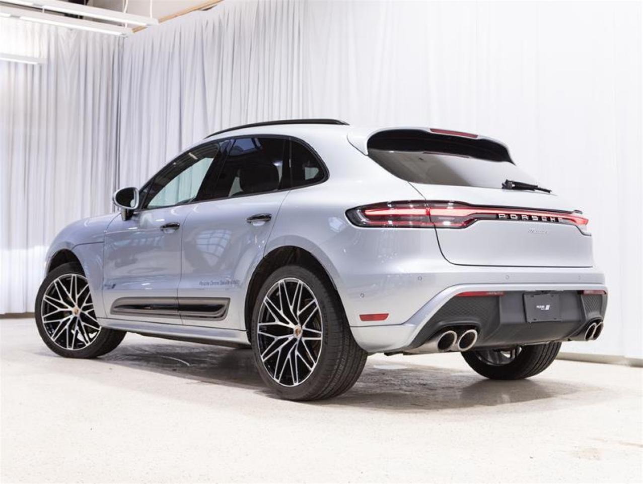 2024 Porsche Macan AWD Photo