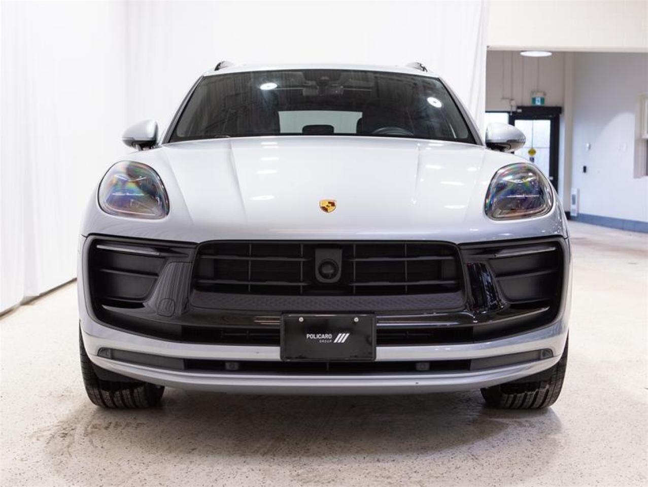 2024 Porsche Macan AWD Photo