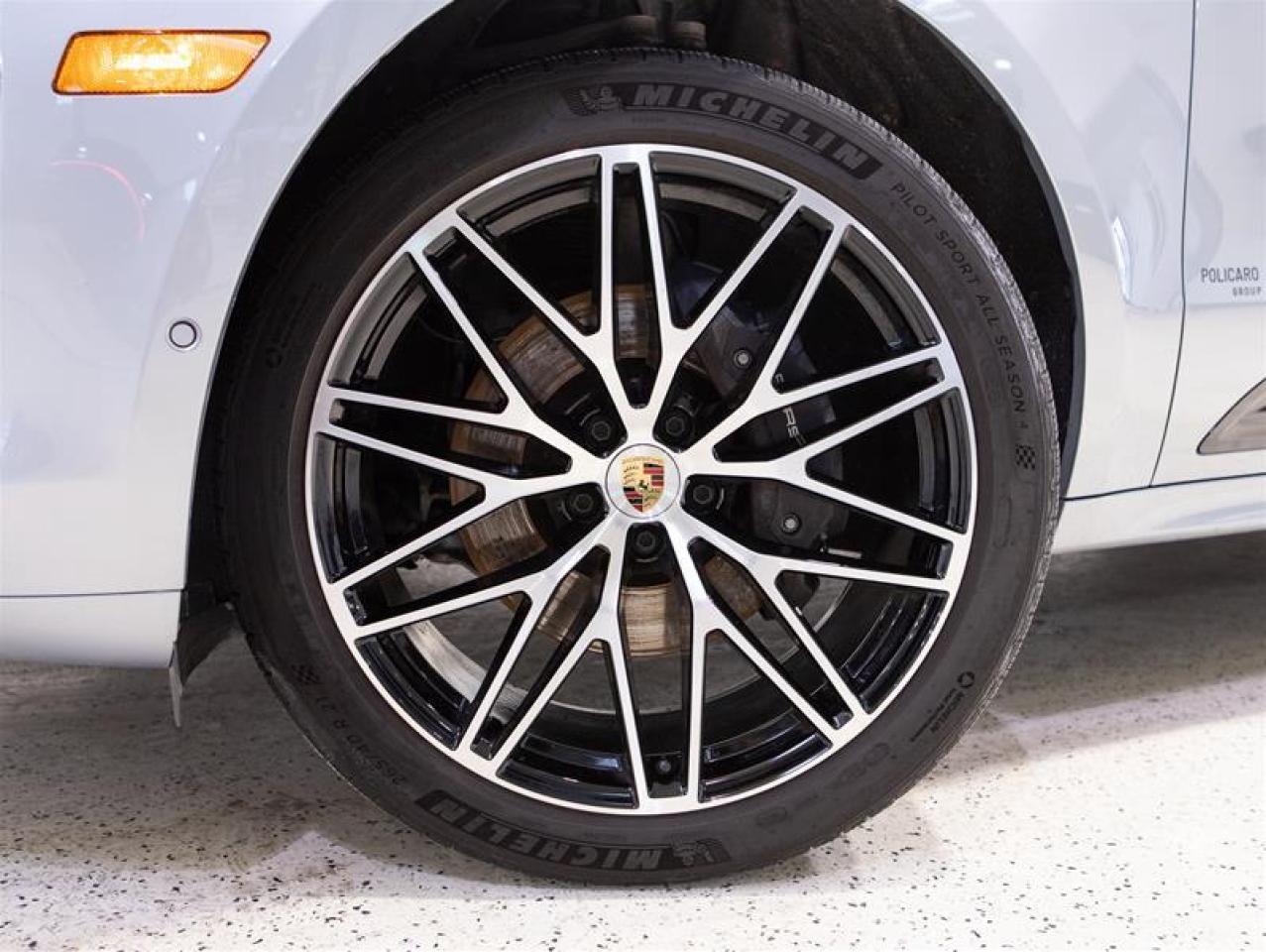 2024 Porsche Macan AWD Photo