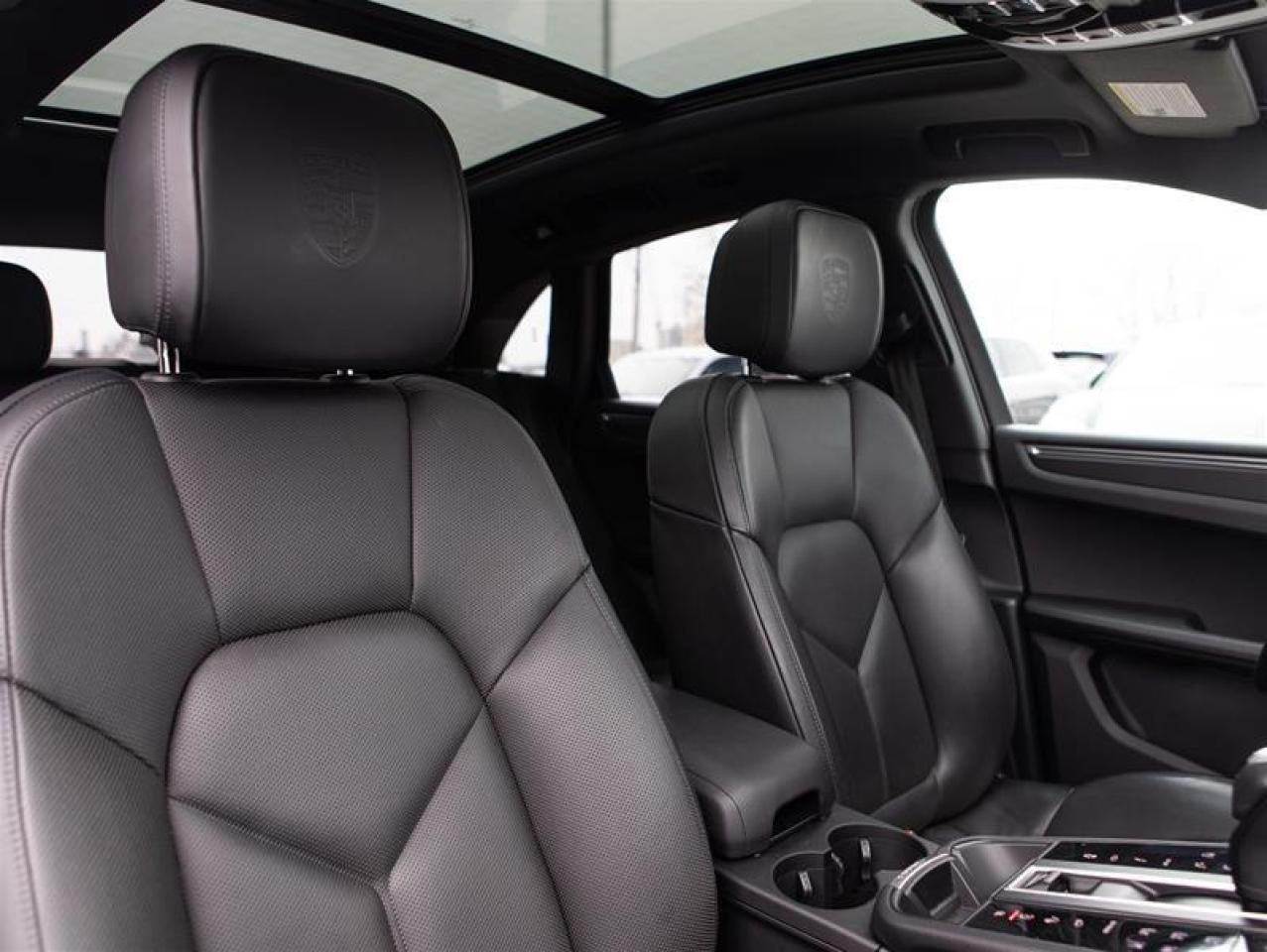 2024 Porsche Macan AWD Photo