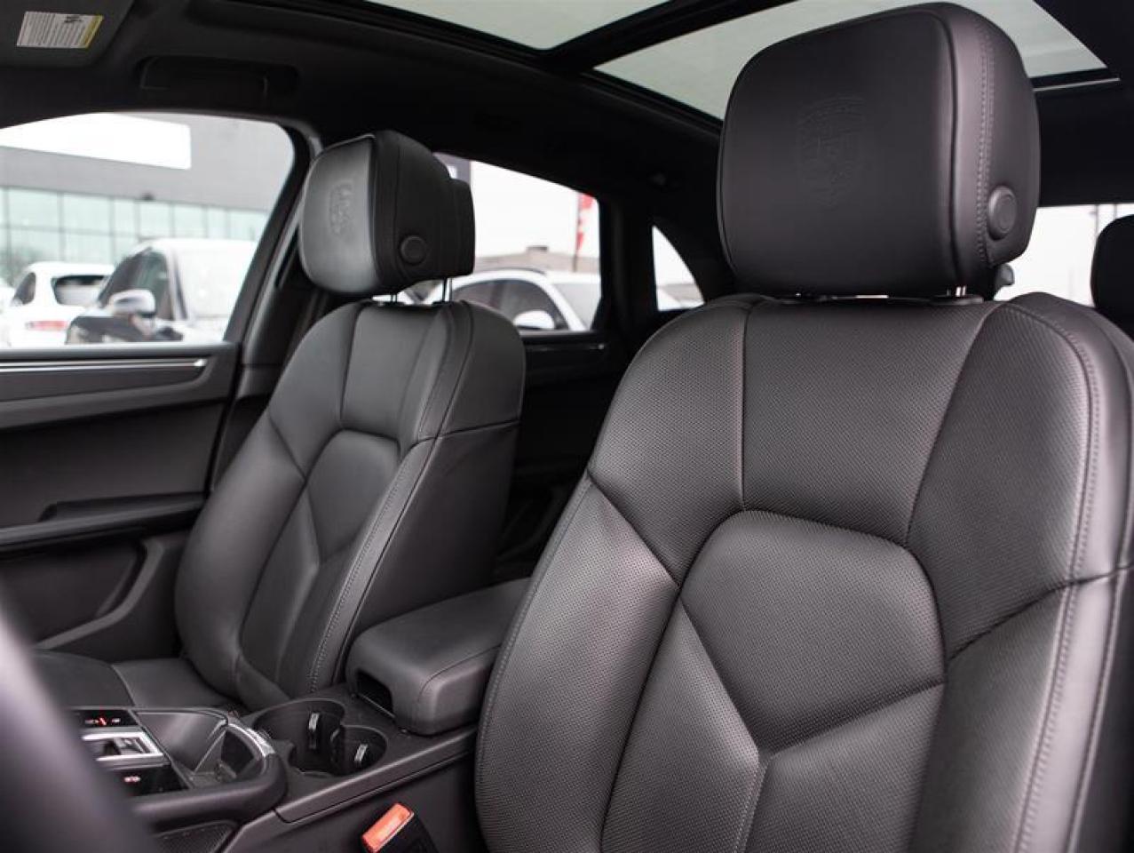 2024 Porsche Macan AWD Photo