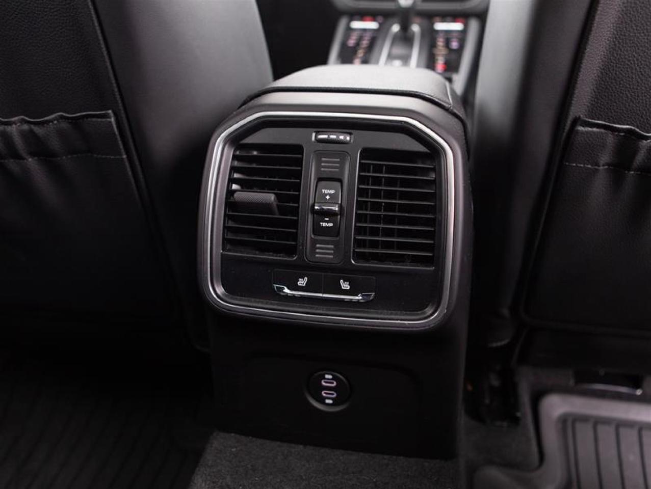 2024 Porsche Macan AWD Photo