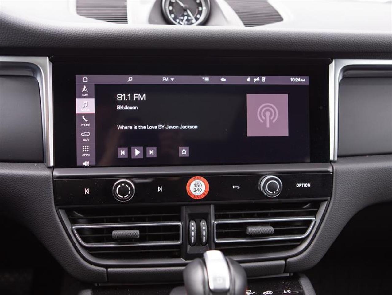 2024 Porsche Macan AWD Photo