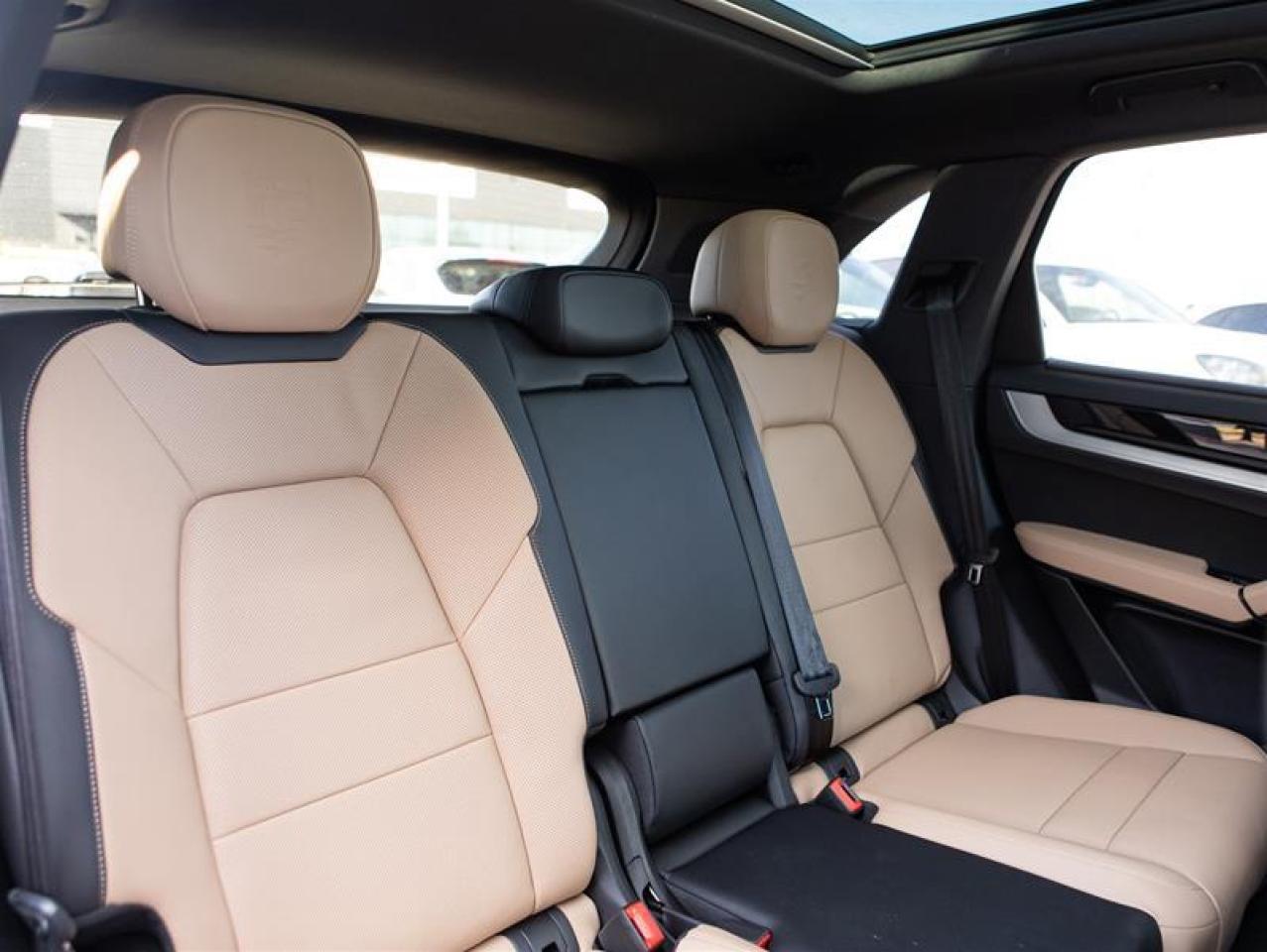 2025 Porsche Cayenne AWD Photo