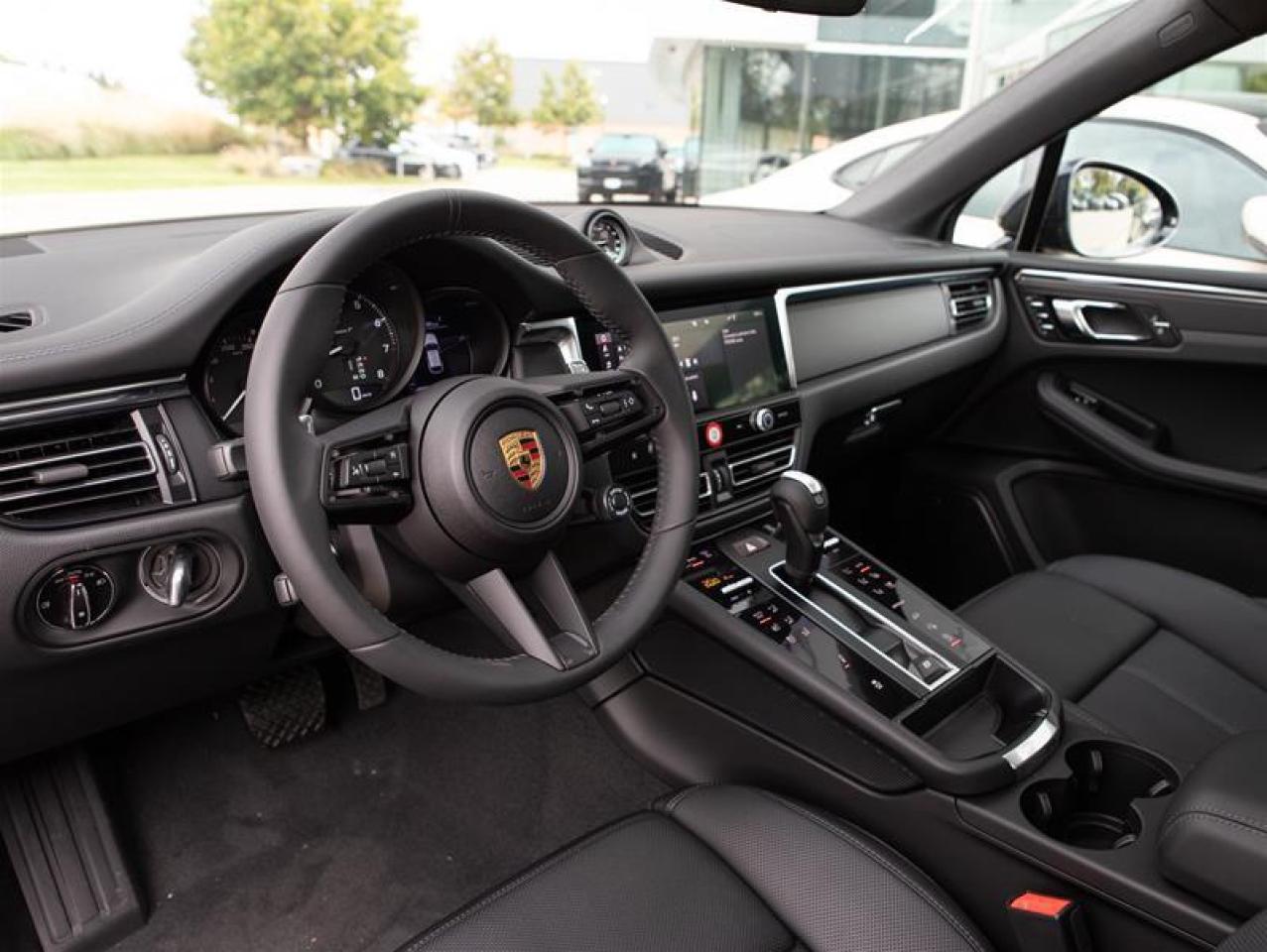 2025 Porsche Macan T AWD Photo