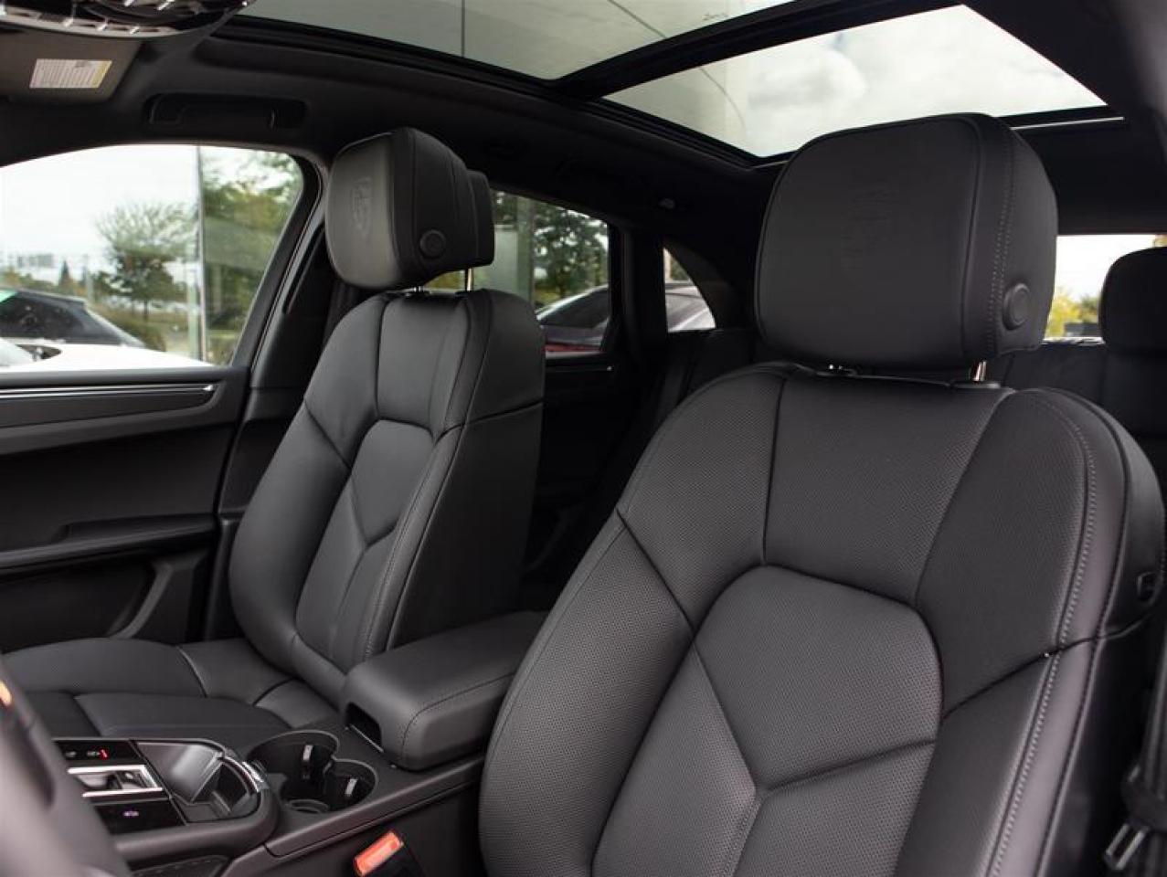 2025 Porsche Macan T AWD Photo