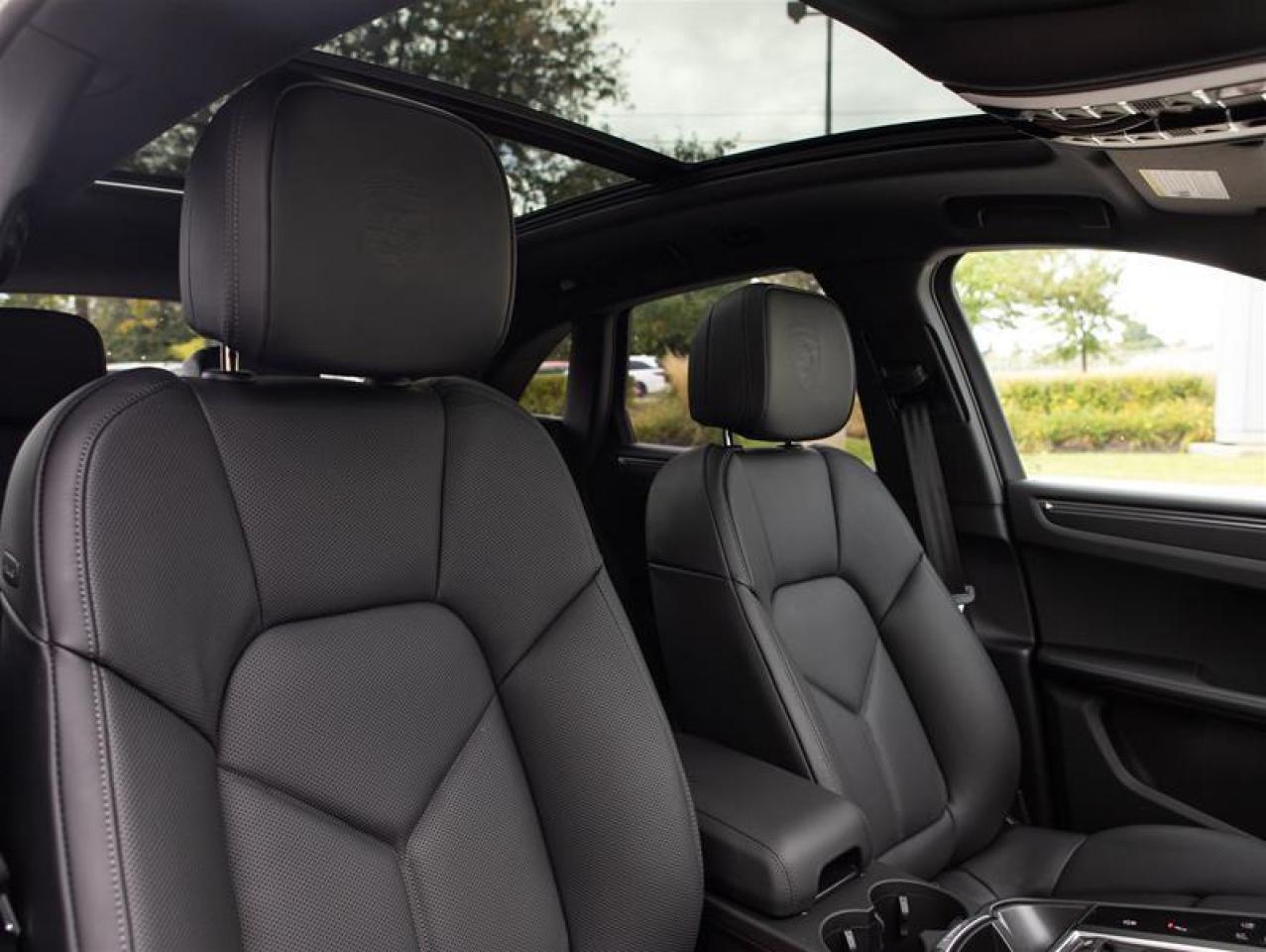 2025 Porsche Macan T AWD Photo