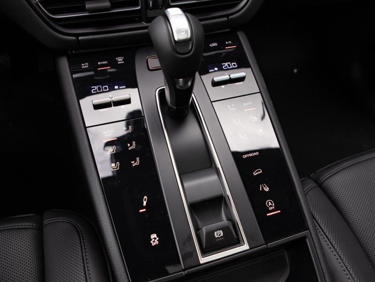 2025 Porsche Macan T AWD Photo