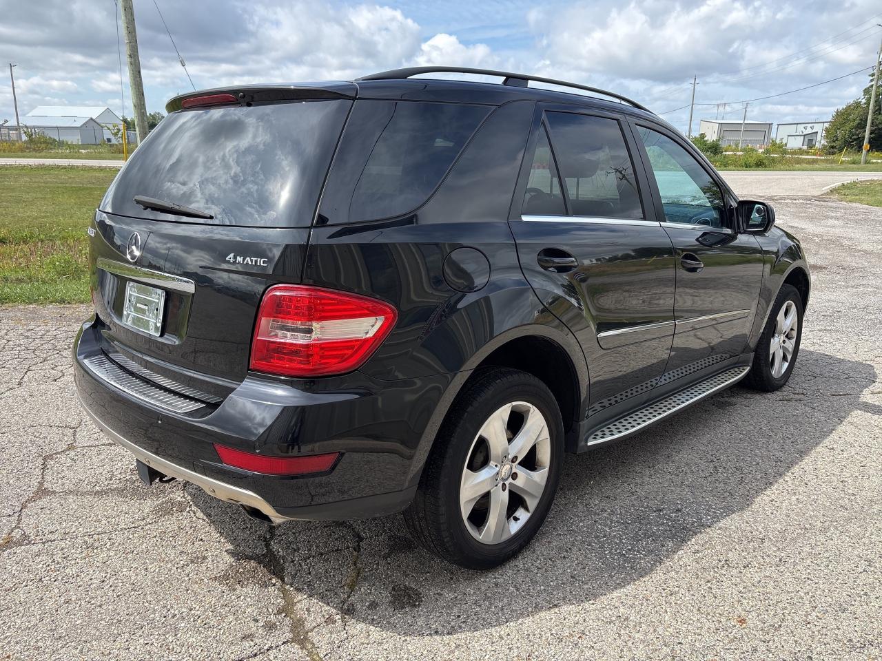 2010 Mercedes-Benz M-Class 4MATIC 4dr ML 350 Photo3