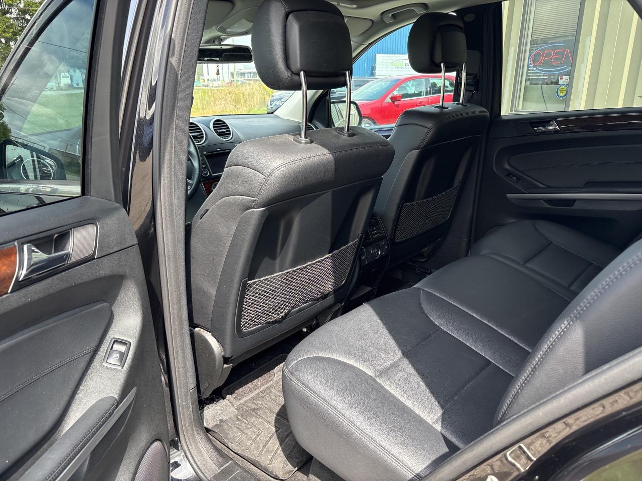 2010 Mercedes-Benz M-Class 4MATIC 4dr ML 350 Photo