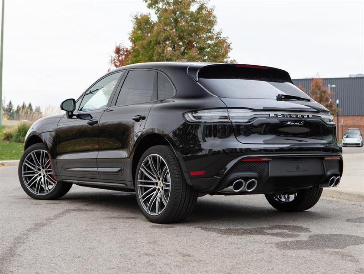 2025 Porsche Macan S AWD Photo