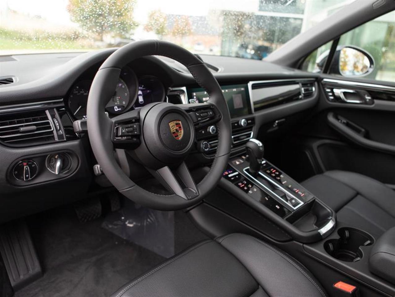 2025 Porsche Macan S AWD Photo