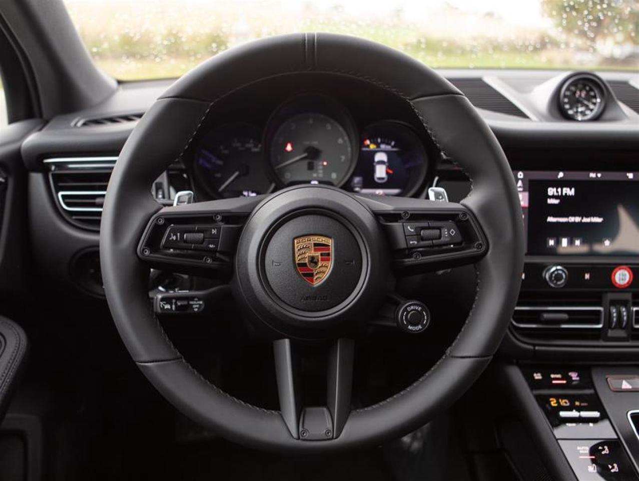 2025 Porsche Macan S AWD Photo