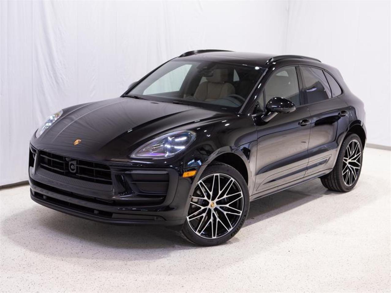 2025 Porsche Macan AWD Photo